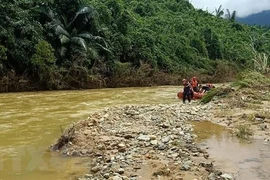 捞庄3号水电站山体滑坡事件：国家主席向2名干部追授勇敢勋章 政府总理追授“祖国记功”称号