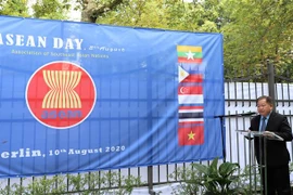 老挝驻德国大使高度评价东盟的团结、强大与全面深入对接