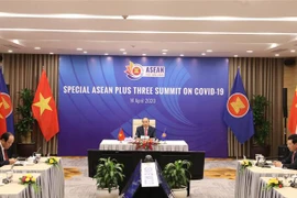 越南政府总理阮春福主持召开东盟与中日韩抗击新冠肺炎疫情领导人特别会议