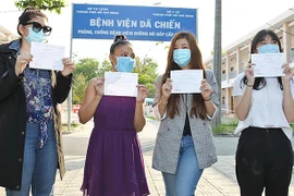 新冠肺炎疫情：在胡志明市治疗的4名新冠肺炎患者治愈出院