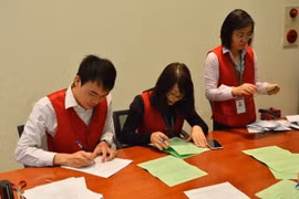 河内证券交易所国有资产拍卖成交额达1万多亿越盾