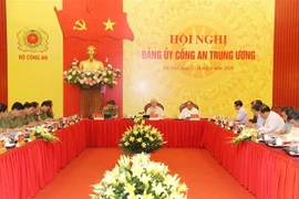 越共中央总书记、国家主席阮富仲：全力做好越共中央公安代表大会各项筹备工作