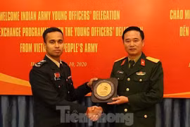 越南与印度青年军官加强经验交流