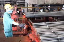 钢铁消量下跌 原材料价格上涨