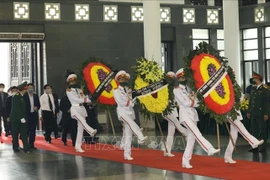 黎可漂同志国葬：近660支国内外代表团前来吊唁