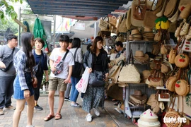 岘港市密切跟踪韩国游客的出行信息和健康情况