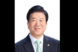 韩国国会议长朴炳锡对越南进行正式访问