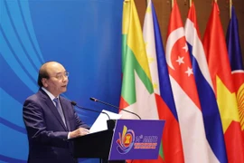 越南政府总理阮春福出席第14届东盟打击跨国犯罪部长级会议