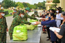 新冠肺炎疫情：近4.5万名密切接触者和境外疫区入境人员接受隔离观察