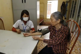 新冠肺炎疫情：密切关注老年人健康状况