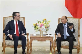 越南政府总理阮春福会见欧盟驻越代表团团长