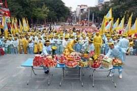 纪念玉回-栋多大捷231周年的栋多丘庙会在首都河内隆重举行