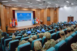 越南参加联合国维和行动：重型工兵装备运行讲师培训班正式开班