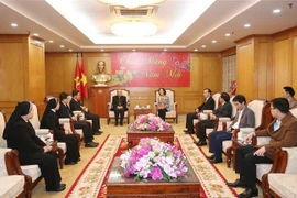 中央民运部部长张氏梅会见兴化教区代表团