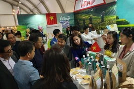 越南企业参加阿尔及利亚在线国际贸易博览会