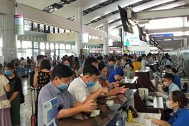 越南国家航空公司增加航班，为遭受第六号台风影响的乘客提供服务