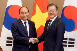 越南党和国家领导人就大韩民国国庆75周年致贺电