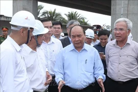 阮春福亲自对忠良—美顺高速公路施工进度进行检查
