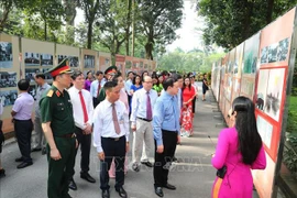 胡志明主席专题展活动在主席府举行