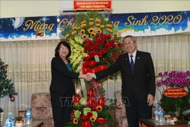 越南国家副主席邓氏玉盛向越南南方福音教教会致以圣诞祝福