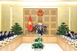 越南政府总理阮春福就经济社会发展情况与各地方领导举行工作座谈会