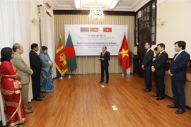 越南向孟加拉国和斯里兰卡捐赠医疗物资