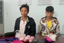 两名犯罪嫌疑人运输5400多粒合成毒品被抓