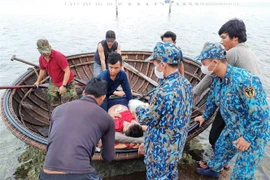 仙女岛军医力量及时救治在海上遇险的渔民