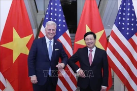 范平明与美国国家安全顾问罗伯特·奥布莱恩举行会谈