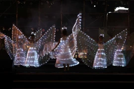 迎接2021年—神奇之夜艺术晚会在岘港市举行