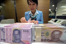 新冠肺炎疫情：泰国内阁通过利用4000亿泰铢进行经济刺激的提案