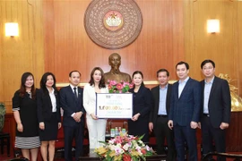 新冠肺炎疫情：100万杯牛奶助力击退疫情