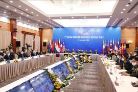 ASEAN 2020:新加坡国防部部长对越南成功举办ADMM和ADMM+给予高度评价