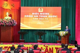 越南政府总理阮春福出席第76次全国公安会议开幕式