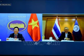 范平明与泰国副总理兼外交部长敦·普拉穆德维奈举行线上会谈