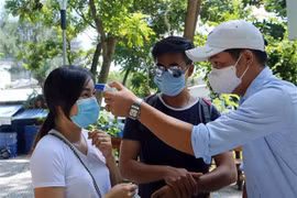 新冠肺炎疫情：政府总理阮春福要求各部门、机关和各省市继续提高警惕 不能掉以轻心