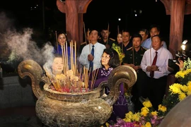 越南各地举办伤残军人与烈士纪念缅怀活动