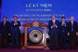 越南政府总理出席越南证券市场成立20周年纪念典礼