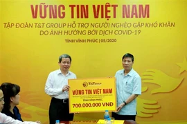 7亿越盾送到永福省贫困户和优抚对象手中