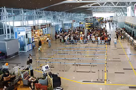 自9月7日0时起恢复往返岘港市的所有客运活动 