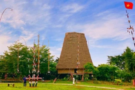 欢庆独立日活动在越南各民族文化旅游村举行