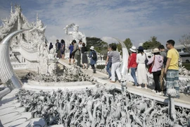 受新型冠状病毒感染肺炎疫情影响泰国泰铢贬值旅游业损失惨重