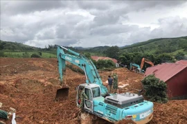 广治省向化县泥石流事故：已找到10具尸体 动员所有力量进入现场开展抢险救灾工作