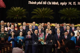 迎接党的十三大：越共胡志明市第十一次代表大会落幕