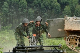 在国际舞台上发挥“铜腿铁肩，打赢射中”的传统