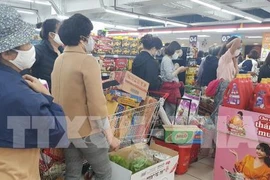 新冠肺炎疫情：河内市民不必囤积生活物资货足勿慌