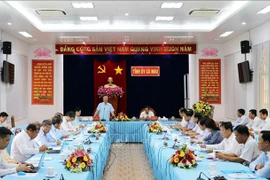 越共中央书记处常务书记陈国旺赴金瓯省调研
