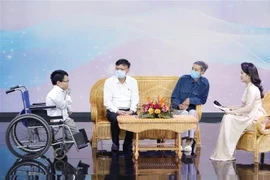 题为“渴望前进”图片展以在线形式举行