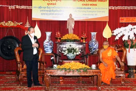 政府副总理张和平向胡志明市高棉族同胞致以新年祝福