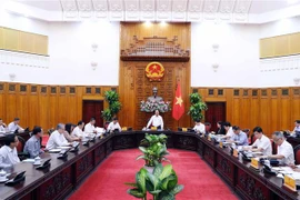 政府总理阮春福与槟椥省领导举行工作会谈
